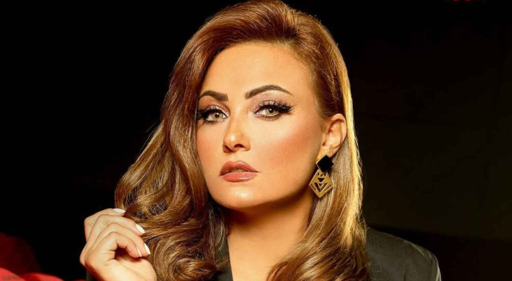 "ماشية منها".. بشرى تفاجئ جمهورها بمغادرة الجونة