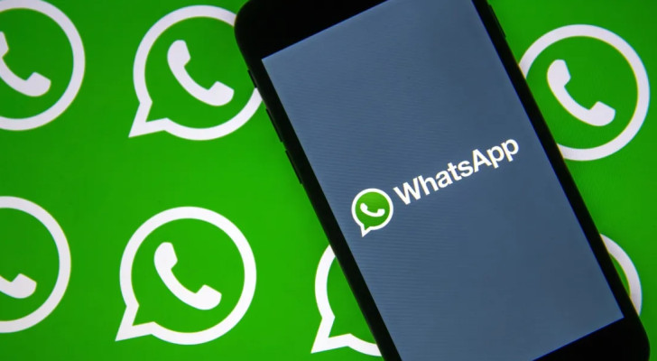 "واتساب" يختبر ملصقات تتحدث بصوت المستخدم
