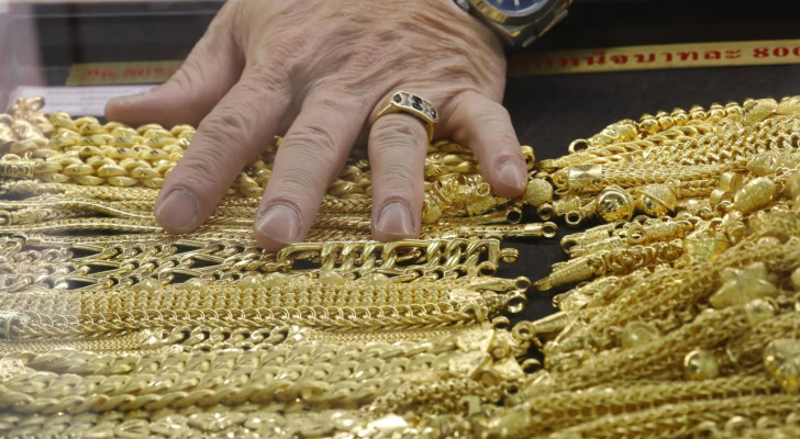 تراجع جديد في سعر غرام الذهب بالأردن